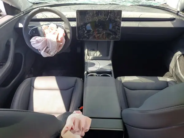 5YJ3E1EB9TF148295 2026 TESLA MODEL 3 - Image 8