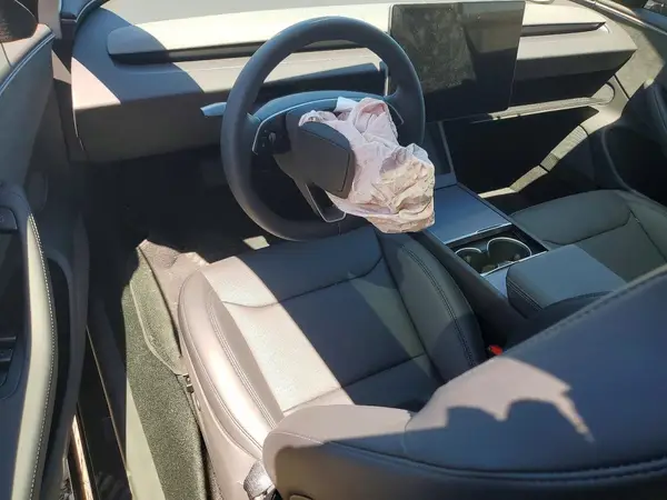 5YJ3E1EB9TF166165 2026 TESLA MODEL 3 - Image 8