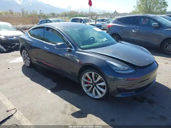 5YJ3E1EBXJF055203 2018 TESLA MODEL 3 - Image 1