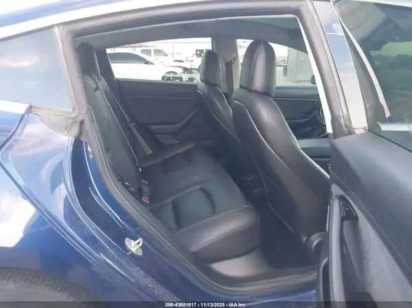 5YJ3E1EBXJF063690 2018 TESLA MODEL 3 - Image 8