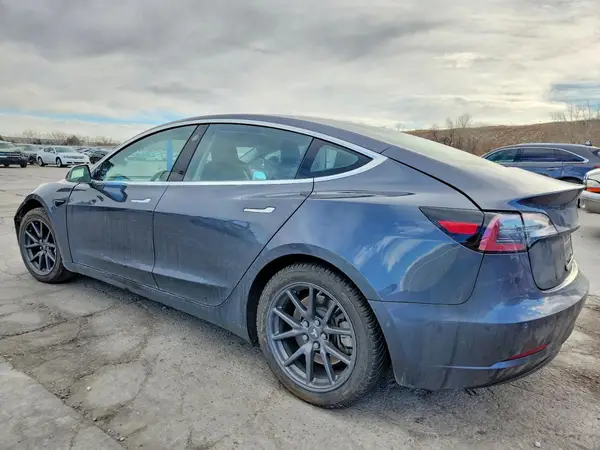5YJ3E1EBXJF065861 2018 TESLA MODEL 3 - Image 2
