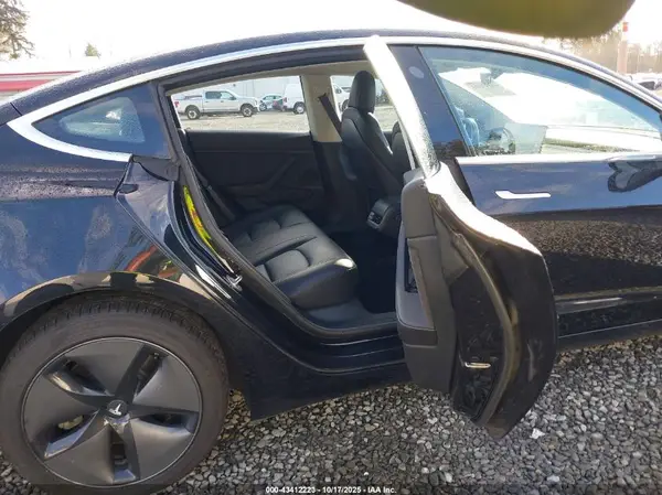 5YJ3E1EBXJF070817 2018 TESLA MODEL 3 - Image 8