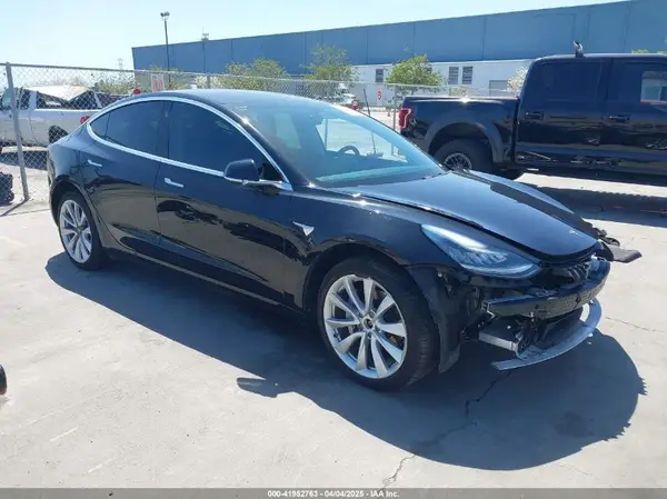 5YJ3E1EBXJF071661 2018 TESLA MODEL 3 - Image 1