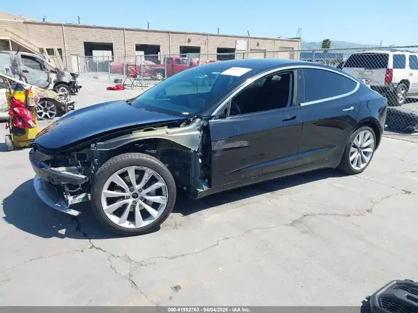5YJ3E1EBXJF071661 2018 TESLA MODEL 3 - Image 2