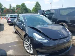 5YJ3E1EBXJF071823 2018 TESLA MODEL 3