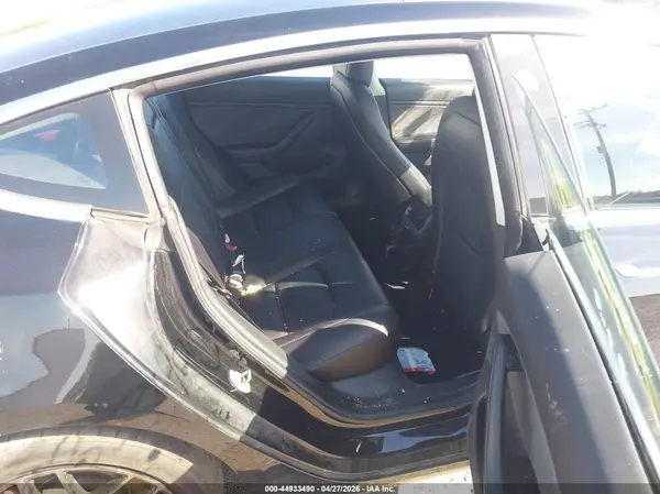 5YJ3E1EBXJF072437 2018 TESLA MODEL 3 - Image 8