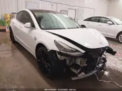 5YJ3E1EBXJF072728 2018 TESLA MODEL 3