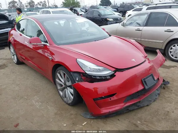5YJ3E1EBXJF072776 2018 TESLA MODEL 3 - Image 1