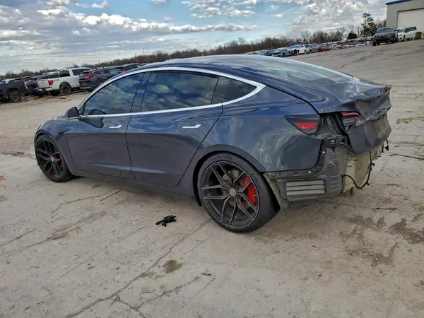 5YJ3E1EBXJF074379 2018 TESLA MODEL 3 - Image 2