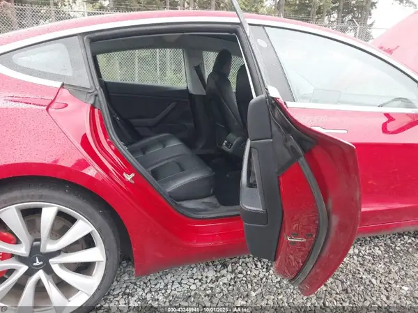 5YJ3E1EBXJF075452 2018 TESLA MODEL 3 - Image 8