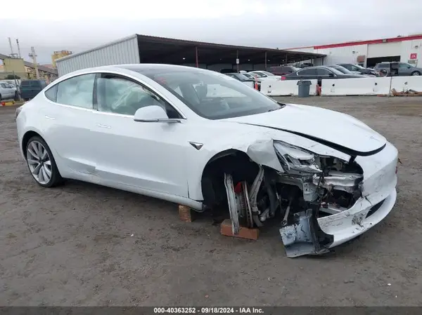 5YJ3E1EBXJF081347 2018 TESLA MODEL 3 - Image 1