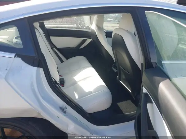5YJ3E1EBXJF081607 2018 TESLA MODEL 3 - Image 8