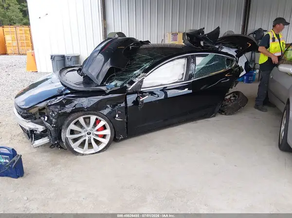 5YJ3E1EBXJF082353 2018 TESLA MODEL 3 - Image 2