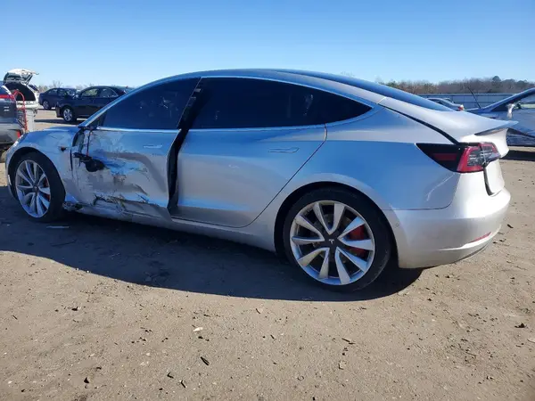 5YJ3E1EBXJF083423 2018 TESLA MODEL 3 - Image 2