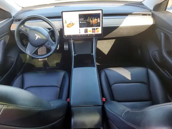 5YJ3E1EBXJF083423 2018 TESLA MODEL 3 - Image 8