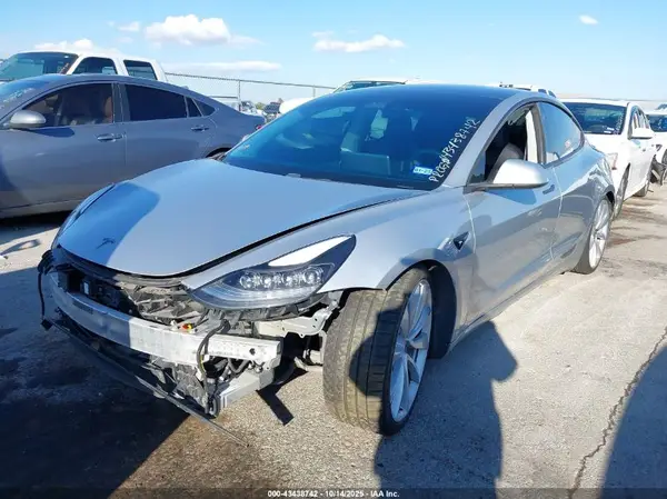 5YJ3E1EBXJF083468 2018 TESLA MODEL 3 - Image 2