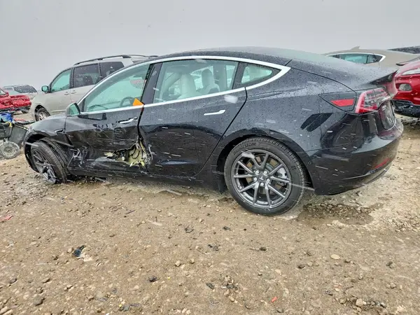 5YJ3E1EBXJF085527 2018 TESLA MODEL 3 - Image 2
