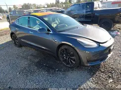 5YJ3E1EBXJF087052 2018 TESLA MODEL 3