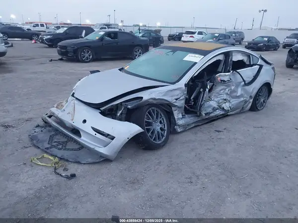 5YJ3E1EBXJF089934 2018 TESLA MODEL 3 - Image 2