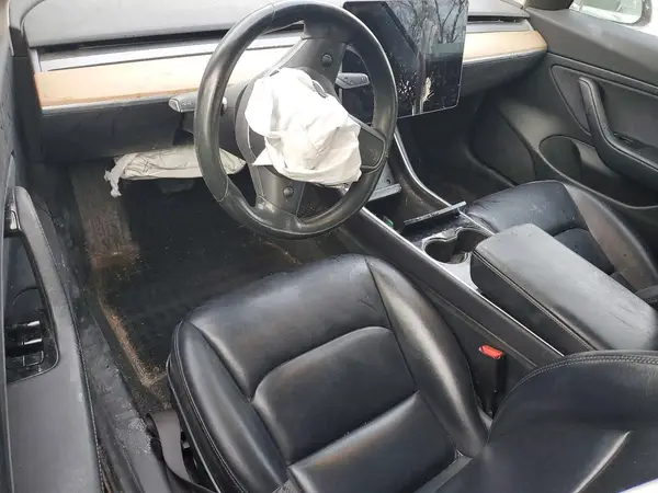 5YJ3E1EBXJF090257 2018 TESLA MODEL 3 - Image 8