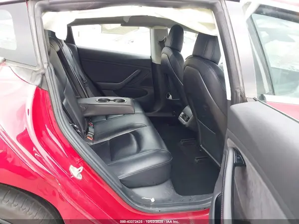 5YJ3E1EBXJF091666 2018 TESLA MODEL 3 - Image 8