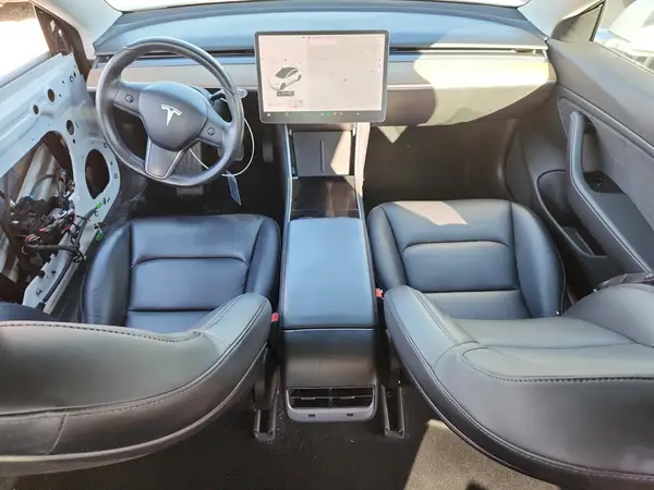 5YJ3E1EBXJF093854 2018 TESLA MODEL 3 - Image 8