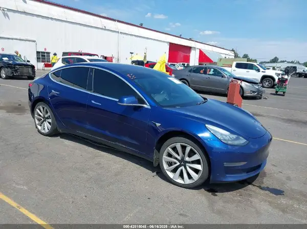5YJ3E1EBXJF097855 2018 TESLA MODEL 3 - Image 1