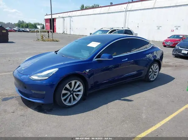 5YJ3E1EBXJF097855 2018 TESLA MODEL 3 - Image 2
