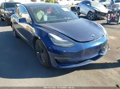5YJ3E1EBXJF099914 2018 TESLA MODEL 3