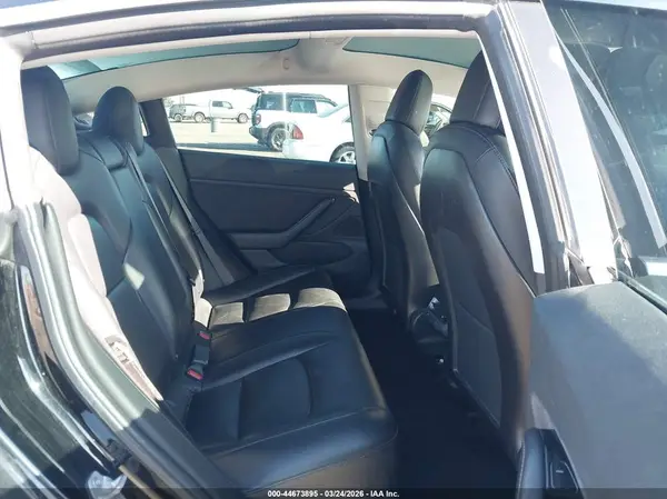 5YJ3E1EBXJF103198 2018 TESLA MODEL 3 - Image 8