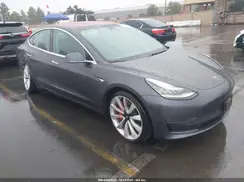 5YJ3E1EBXJF105842 2018 TESLA MODEL 3