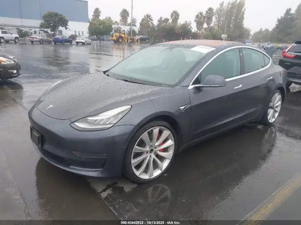 5YJ3E1EBXJF105842 2018 TESLA MODEL 3 - Image 2