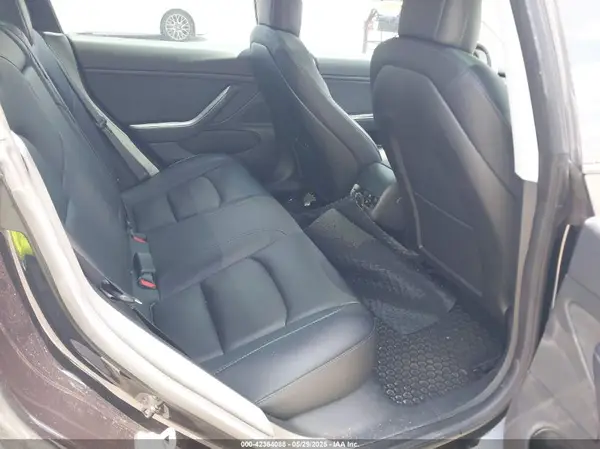 5YJ3E1EBXJF110068 2018 TESLA MODEL 3 - Image 8