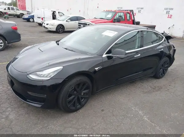 5YJ3E1EBXJF113097 2018 TESLA MODEL 3 - Image 2