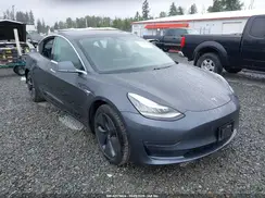 5YJ3E1EBXJF113942 2018 TESLA MODEL 3