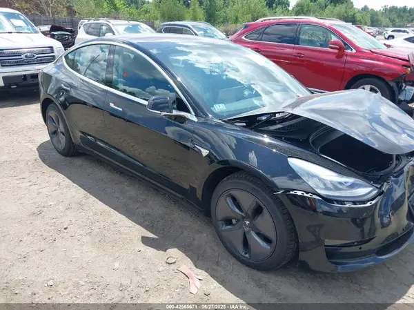 5YJ3E1EBXJF118977 2018 TESLA MODEL 3 - Image 1