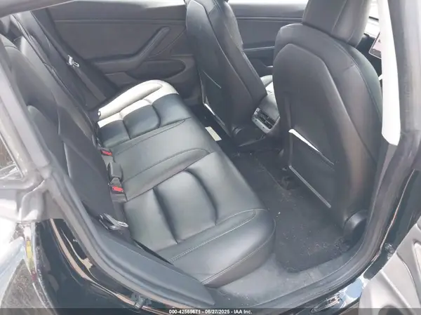 5YJ3E1EBXJF118977 2018 TESLA MODEL 3 - Image 8