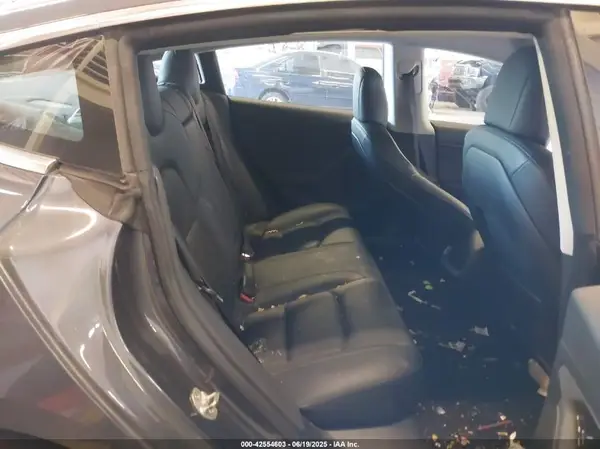 5YJ3E1EBXJF119563 2018 TESLA MODEL 3 - Image 8