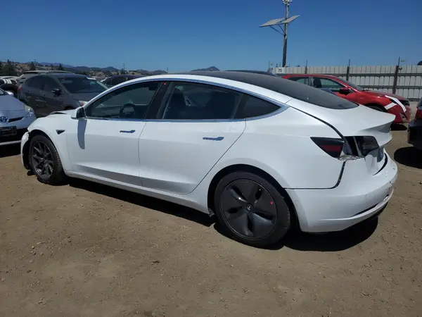 5YJ3E1EBXJF120633 2018 TESLA MODEL 3 - Image 2