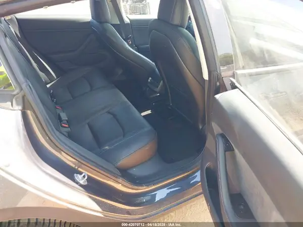 5YJ3E1EBXJF121183 2018 TESLA MODEL 3 - Image 8