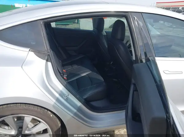 5YJ3E1EBXJF121409 2018 TESLA MODEL 3 - Image 8