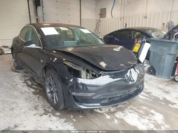 5YJ3E1EBXJF127632 2018 TESLA MODEL 3 - Image 1