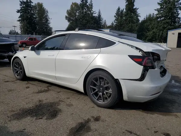5YJ3E1EBXJF128828 2018 TESLA MODEL 3 - Image 2