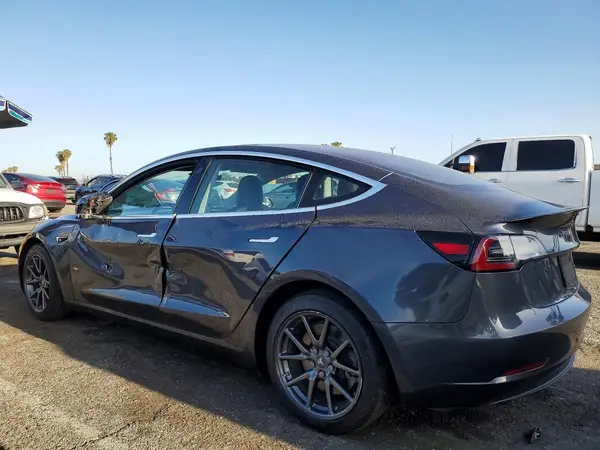 5YJ3E1EBXJF130790 2018 TESLA MODEL 3 - Image 2