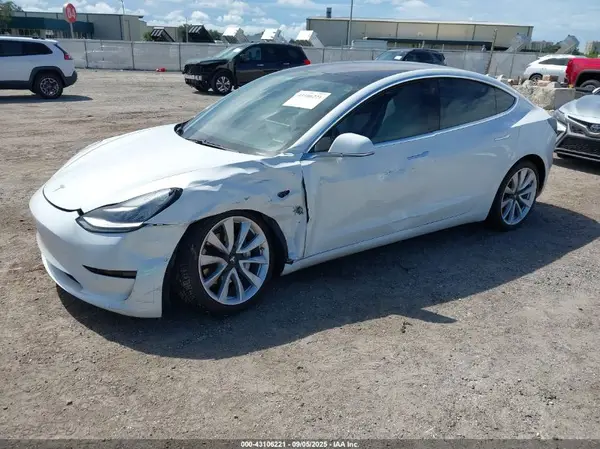 5YJ3E1EBXJF135617 2018 TESLA MODEL 3 - Image 2