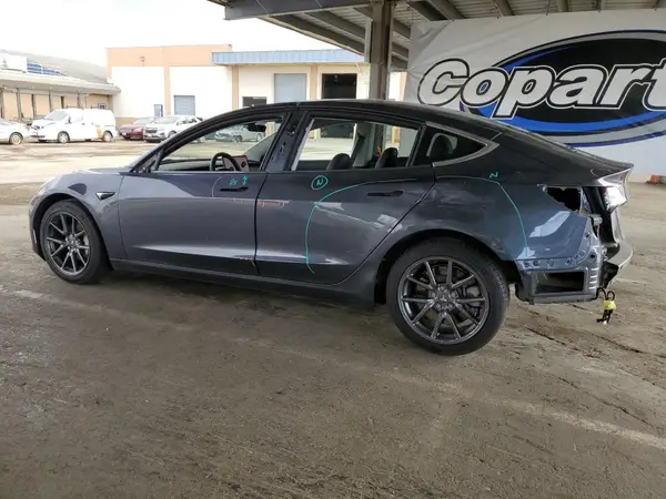 5YJ3E1EBXJF145645 2018 TESLA MODEL 3 - Image 2