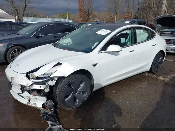 5YJ3E1EBXJF151218 2018 TESLA MODEL 3 - Image 2