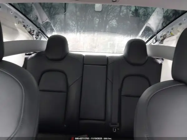 5YJ3E1EBXJF151218 2018 TESLA MODEL 3 - Image 8