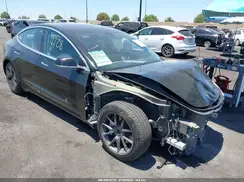 5YJ3E1EBXJF182131 2018 TESLA MODEL 3
