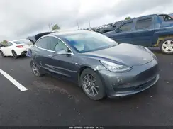 5YJ3E1EBXJF183943 2018 TESLA MODEL 3